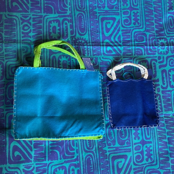 Groovy Holidays Lot of 2 Felt Gift Bags Brand New Tropical, Palm Tree, Beach - Picture 2 of 10